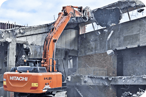 解体作業の写真