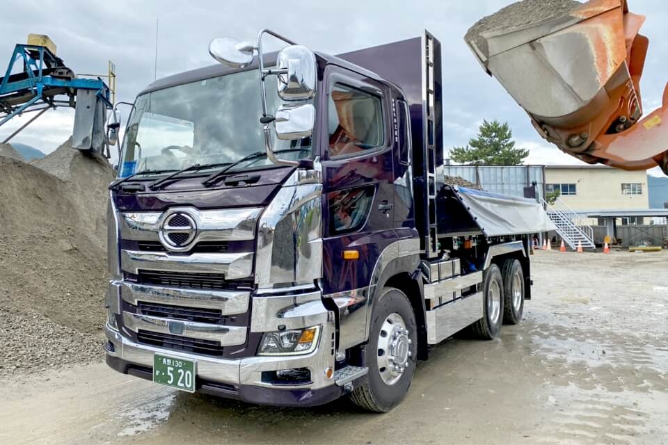 トラックの写真