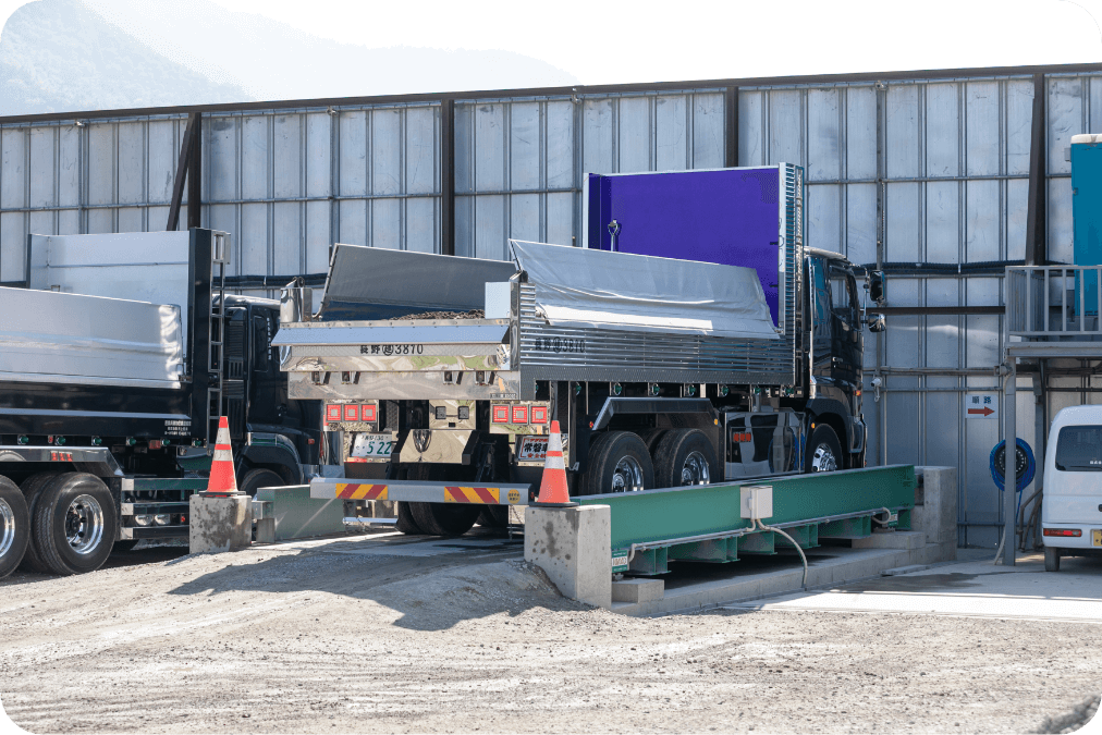 トラックの写真